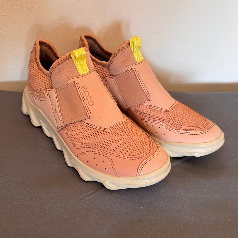 ECCO MX Womens Slip On Sneakers Pink Leather Textile 820243 Size 39 US 8-8.5